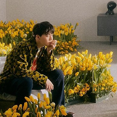 laydreams_'s tweet photo. This Junmyeon                This Yixing 
                           With 🌷 https://t.co/lYnPhg6456