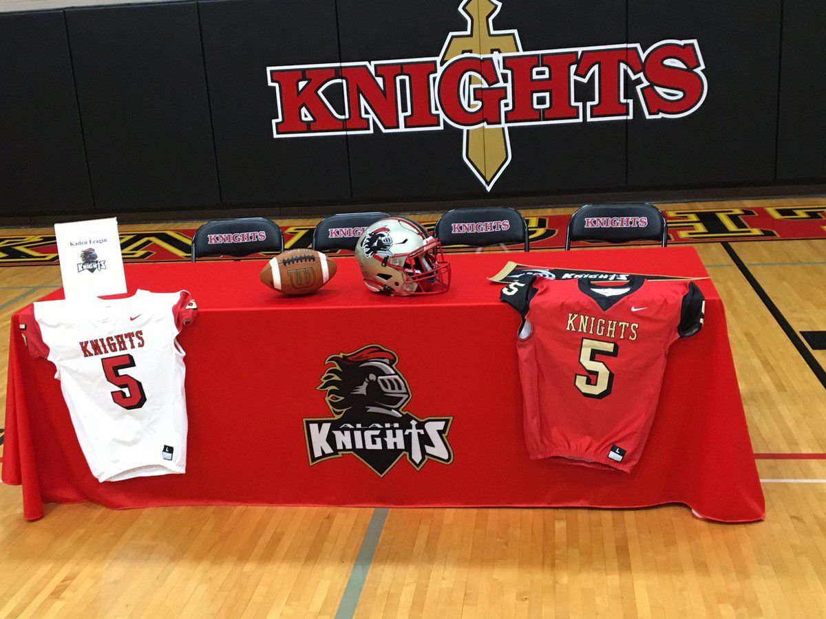 matthewcstevens's tweet photo. I’m LOOKING LIVE….at Arthur High School for the commitment announcement of 2023 4-star ATH Kaden Feagin. I’ll have live coverage for @Illini_Guys https://t.co/szo62vgUhf