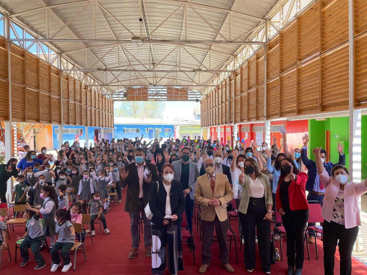seremieducantof's tweet photo. 🔵Hoy dimos la bienvenida al Inicio del Año Escolar 2022 en la Escuela G-130 Estación Baquedano 🏫 que contó con la presencia de la Seremi de Educación, Matilde Báez, la alcaldesa @deborahparedess, Deprov y DAEM de #SierraGorda 📍Felicitamos a la comunidad educativa 👍📚 https://t.co/kBaIU89TSl