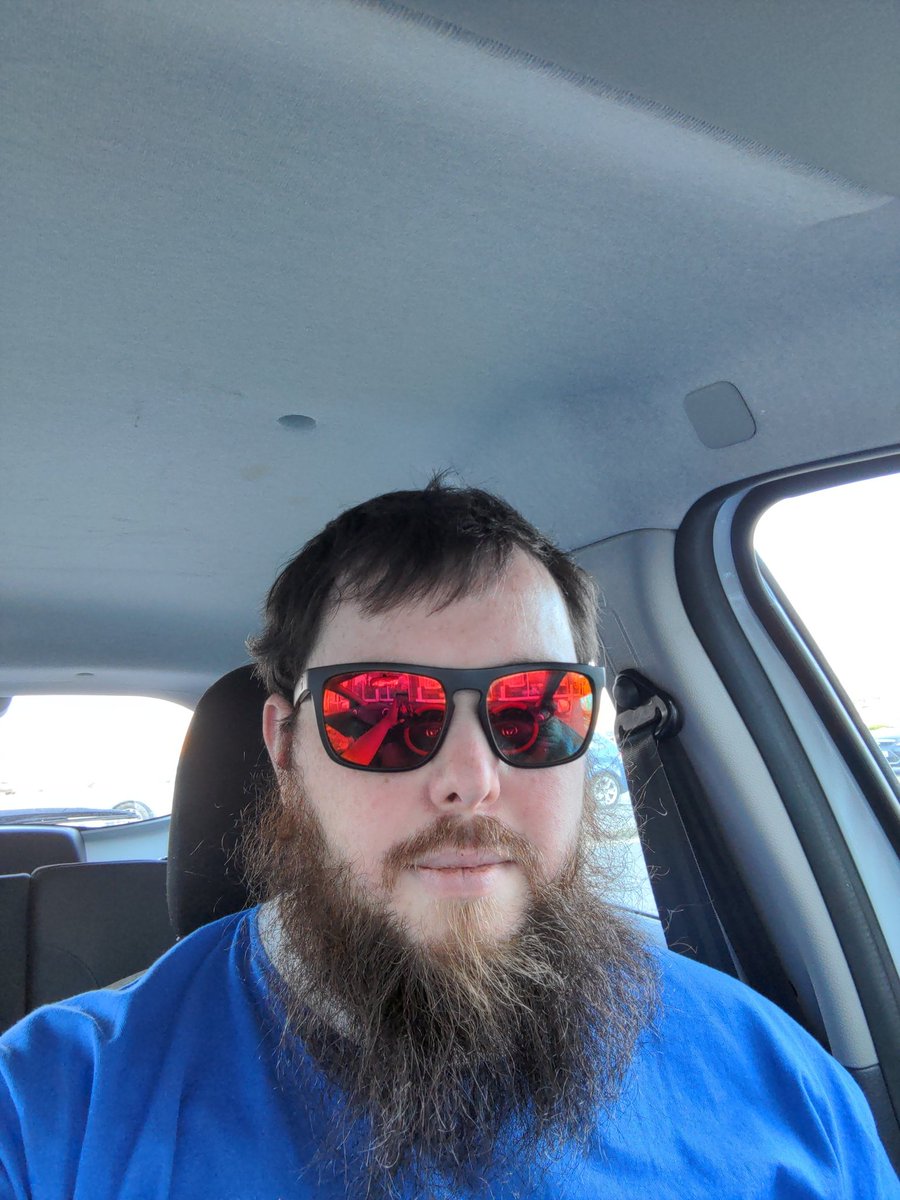 Pingu2k4's tweet photo. I'm Pingu.
I currently work on my own things, which are currently focussed in the NFT / crypto / web3 space.

I spent 5 years working at @Jagex on titles other than @RuneScape. I taught myself programming on the side to do what I do today. #WhatAGameDevLooksLike https://t.co/UAA5a5M5HI