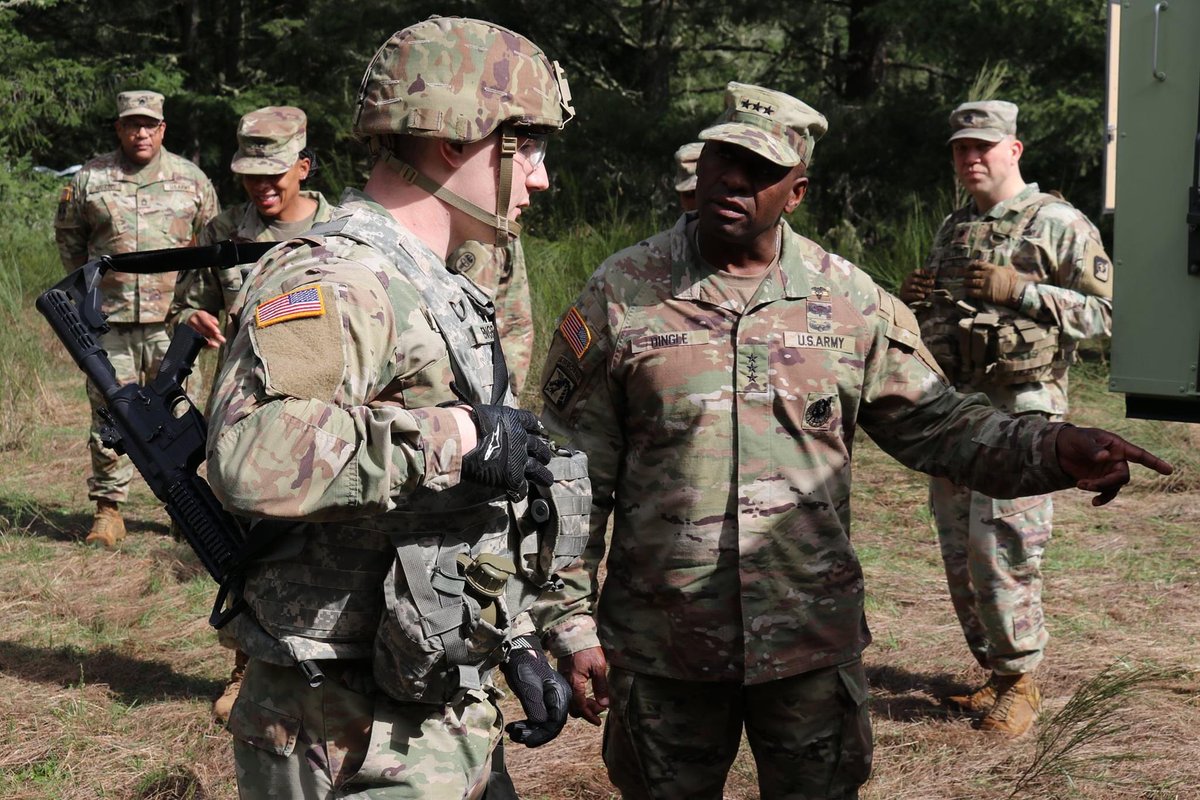 LTGIzaguirre's tweet photo. FTX visit with the 62nd MED Brigade #americasmedics #sixdeuce #ArmyMedicineisarmystrong https://t.co/tjvAE37fJZ