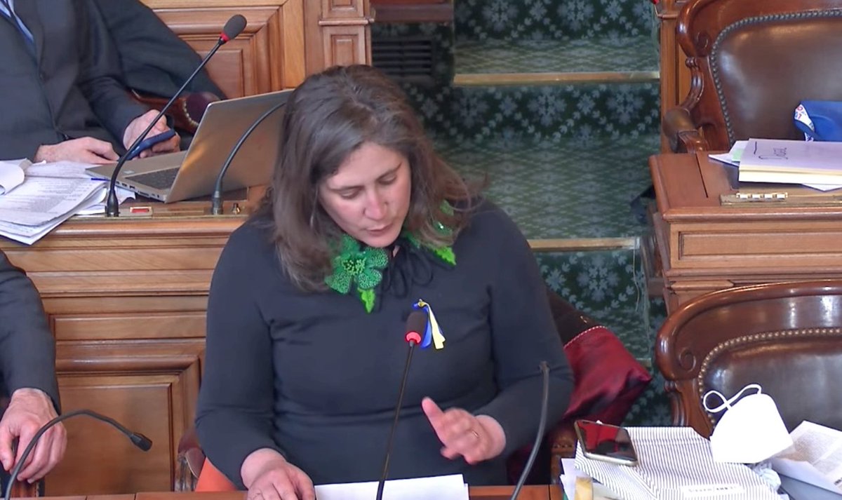 Elu_e_sParisGen's tweet photo. [J2 #ConseildeParis]
📰 #QuestiondActu #Emploi : @NathalieMaquoi est intervenue pour souligner les effets positifs de l'expérimentation des "territoires zéro chômeur longue durée" dans le 13e &amp; souhaite son déploiement dans d'autres arrondissements tels que les 17e, 18e &amp; 20e. ⤵️ https://t.co/RcRdXmMX1q