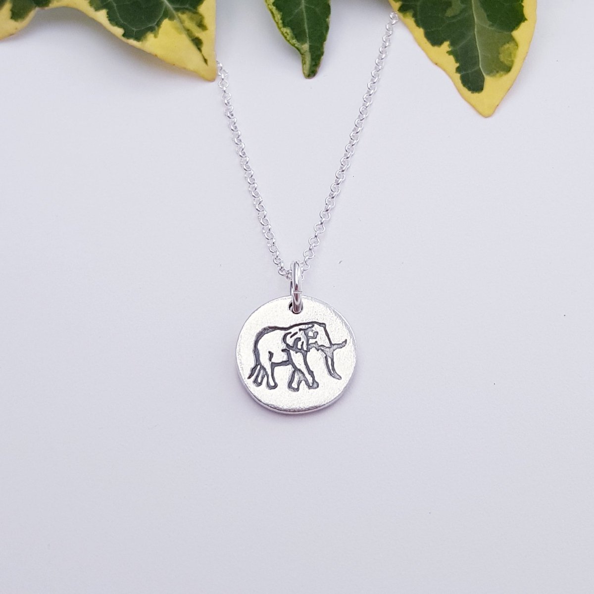 Flutterbuyzstu1's tweet image. What a beautiful sunny day!
I&apos;ve finished and posted my final mother&apos;s day orders and this afternoon I&apos;ve had time to list this lovely elephant pendant I&apos;ve been working on.

etsy.com/uk/listing/120…

#handmade #elephant #jewellerydesigner