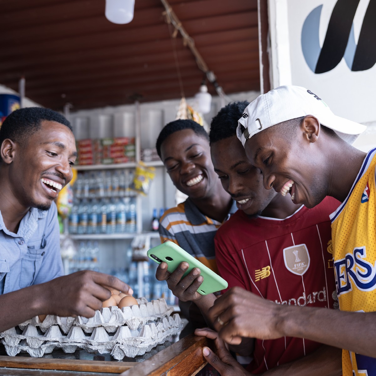 WorldMobileTeam's tweet image. Caption this photo challenge! Ready, get set, GO!