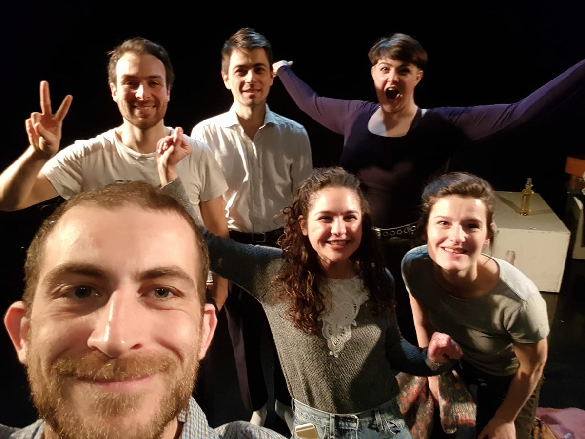 Juldans's tweet image. La fine équipe en joie après une belle première semaine au Théâtre Douze !
Reprise ce jeudi ! 
theatreonline.com/Spect.../Les-m…
#Sartre #Mainssales #Théâtre #ThéâtreDouze