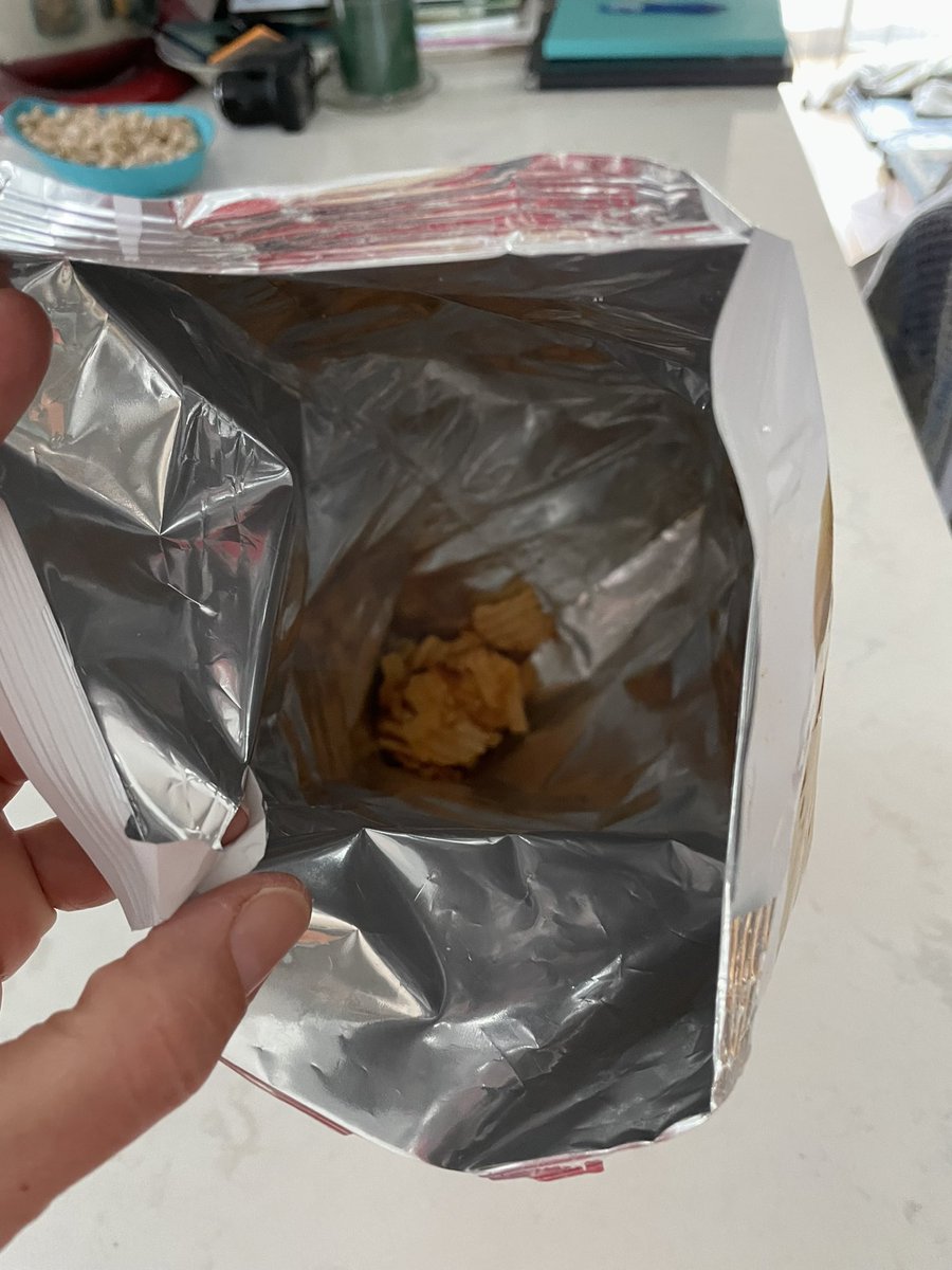 LConcessi's tweet photo. My eldest offspring was kind enough to leave me some chips. #luckyme #timetomoveout https://t.co/lFvpo1fA0A