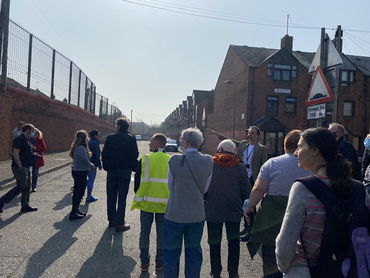 MaireadSweeney7's tweet image. As part of @ImagineBelfast festival, @ulsteruniv lecturer, David Coyles, shares his research and knowledge of Hidden Barriers in Belfast. I’m used to the so called Peace Walls, but this is a whole other dimension. Many thanks for an excellent tour. #architecturallegacy