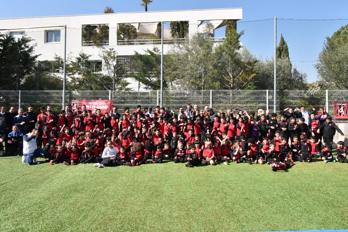 Retour sur l'inauguration du stade Rachid Malla dont le le terrain de football central et la pelouse synthétique de l'espace enfants ont été rénovés ⚽🏟
En présence de <a href="/MDelafosse/">Michaël Delafosse - Maire de Montpellier</a>, <a href="/HrvMartin/">Hervé Martin</a>, <a href="/Radia_Tikouk/">Radia Tikouk</a>, Sophiane Mansouria et Abdelaziz Ouaissa.