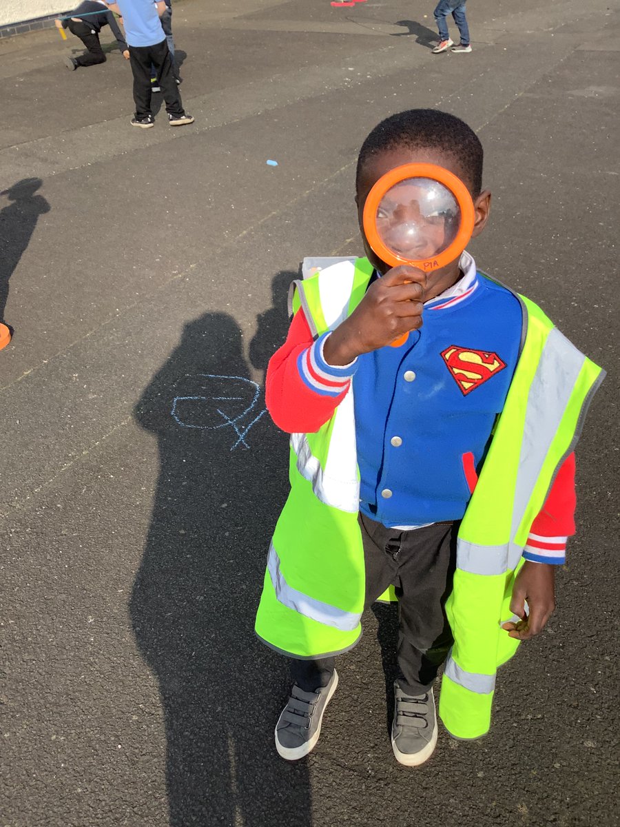 MissHallidayCVP's tweet photo. Ask us about our afternoon! Fruit and games in the sunshine! 🌞🍏🍊🍌 @CanalViewPSEdin https://t.co/5NkAnoIAYr
