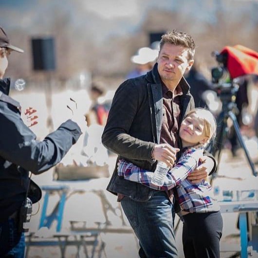 Jeremy Renner Net on Twitter "Jeremy Renner with his daughter on the