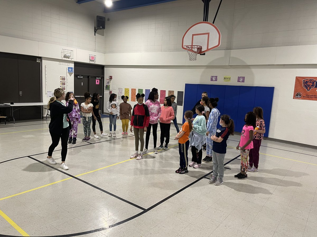 TamikaBritten's tweet photo. The girls had so much fun at our first Girls on the Run  practice yesterday @TheHornetsHive @GOTR_Chicago https://t.co/Tnyb8uu1fR
