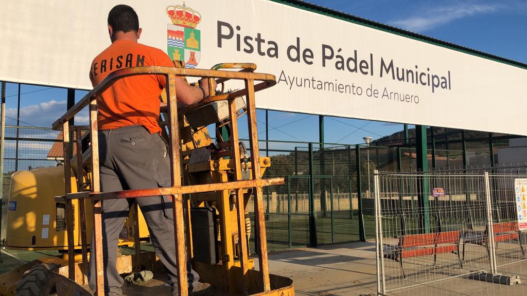 serisanCG's tweet photo. Agradecimiento a la empresa contratista Senor, por confiar en nosotros para el diseño, la fabricación y la instalación del cierre en lona, para la pista de padel de Castillo en el Ayto de Arnuero. https://t.co/sqx6spNoMb