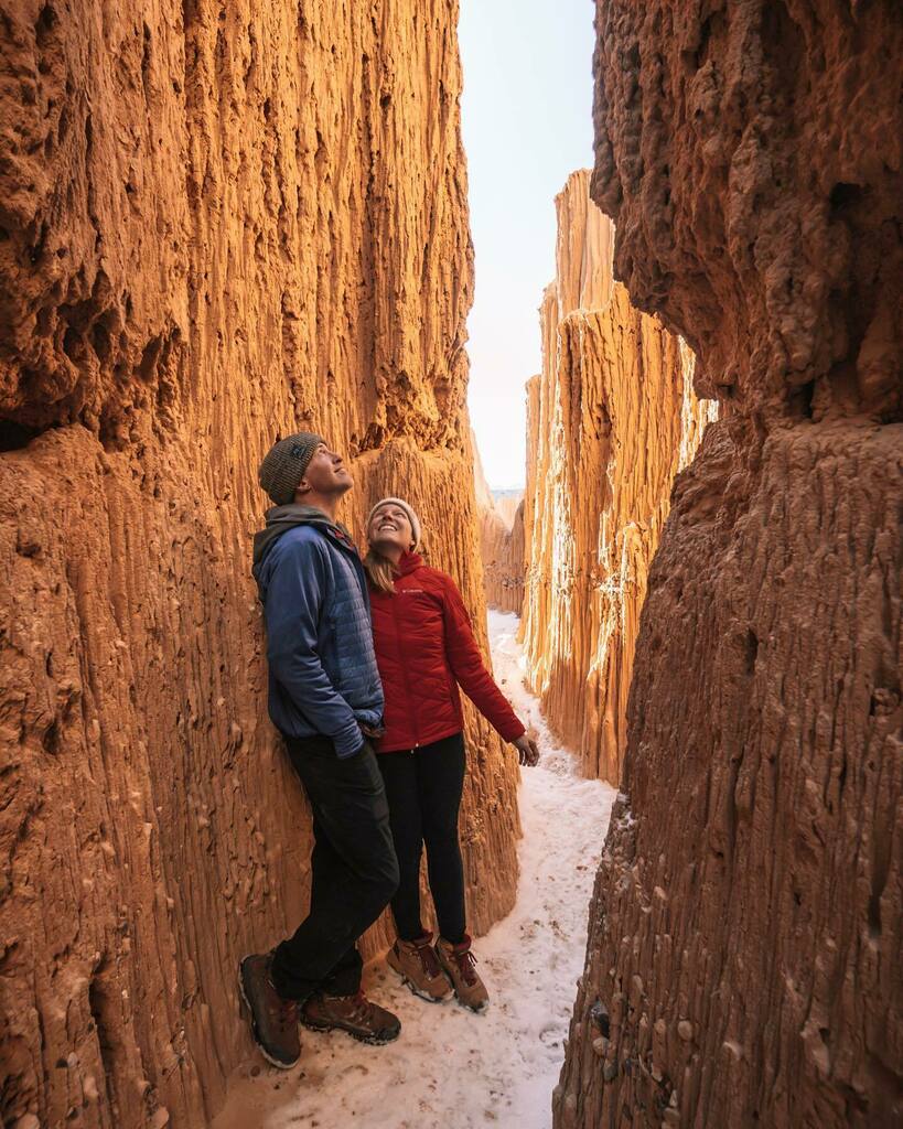 Org_Adventurer's tweet photo. ✨Cathedral Gorge Mini Guide✨ Only 2.5 hours from Las Vegas! 

Save this one for your trip planning! 

We visited Cathedral Gorge State Park while based in Las Vegas this past winter and fell in love with the unique slot canyons and fun hikes. This place is a dream to explore… https://t.co/F5RZW50Mf0
