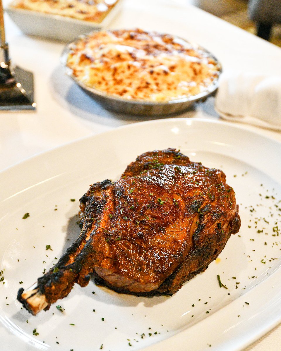 MastrosOfficial's tweet image. A five-star feast — indulge yourself with our 22oz bone-in ribeye and a side of gorgonzola mac and cheese.