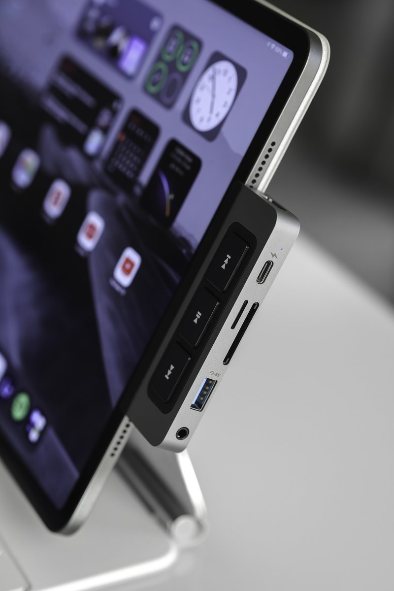 Play isn’t a luxury, it’s a necessity. 
bit.ly/3mB5zVS 
📸 by <a href="/nvzion/">nvzion</a> #HyperDrive #Media #USBC #Hub