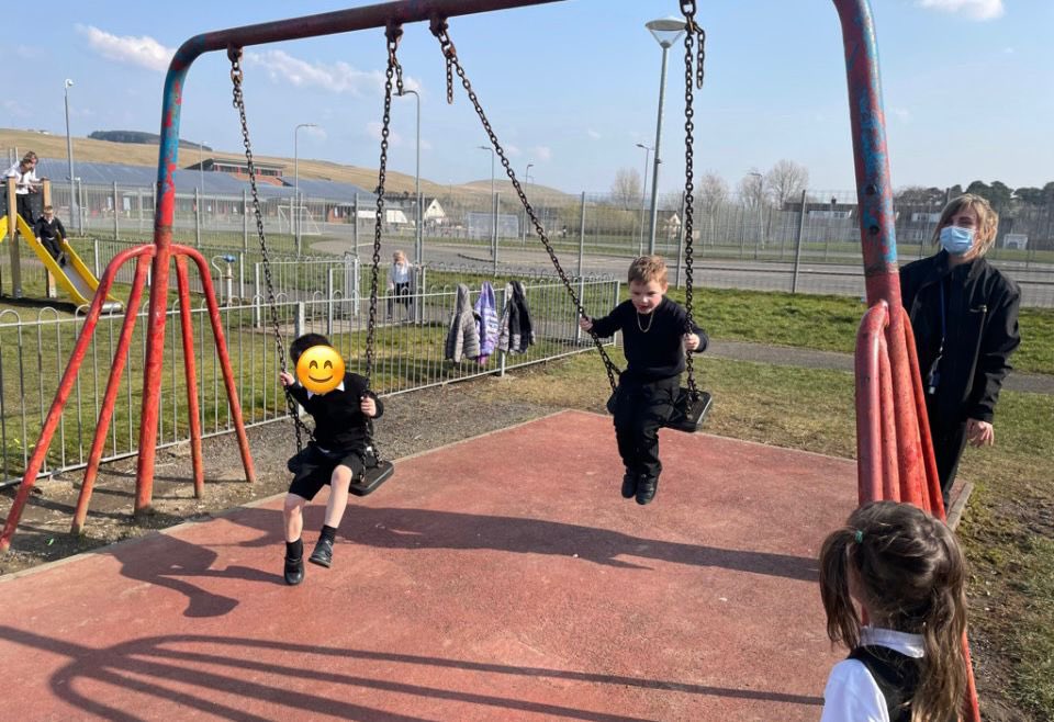 PatnaPS_ECC's tweet photo. Our P1 class planted sunflower seeds for their pre school friends in the ECC &amp; adults in the community. They even had time to play at the park ☀️☀️☀️🌻🌻#kindness https://t.co/uIrv9avank