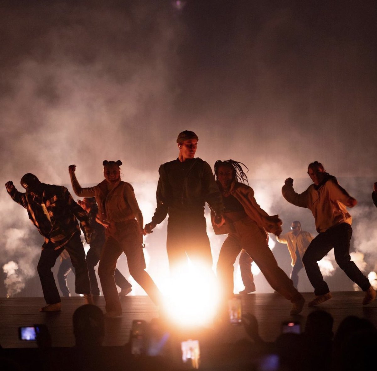 JBCrewdotcom's tweet photo. (2) Justin Bieber via Instagram: 

“📷: evanpaterakis” https://t.co/Q8w2s4diJf