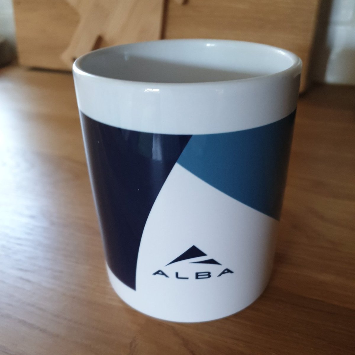 Sam Horrell 🗿 (@drhorrell) on Twitter photo Our final competitor is <a href="/ALBAsynchrotron/">Sincrotró ALBA💡</a> and their mug submitted by <a href="/EJShotton/">Elizabeth Shotton</a>. ALBA means sunrise in Catalan/Spanish. It's a third-generation 3GeV synchrotron light source in Barcelona housing 8 beamlines. it has a circumference of 270 metres. Our final competitor is <a href="/ALBAsynchrotron/">Sincrotró ALBA💡</a> and their mug submitted by <a href="/EJShotton/">Elizabeth Shotton</a>. ALBA means sunrise in Catalan/Spanish. It's a third-generation 3GeV synchrotron light source in Barcelona housing 8 beamlines. it has a circumference of 270 metres.
