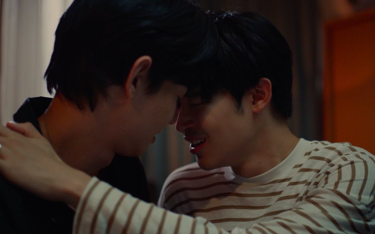 phomkubphee's tweet photo. “การต้องลืมมันทรมานกว่าจำมึง” 😭 #ผมกับผีในห้องLastEP https://t.co/tMcw0JeXCd