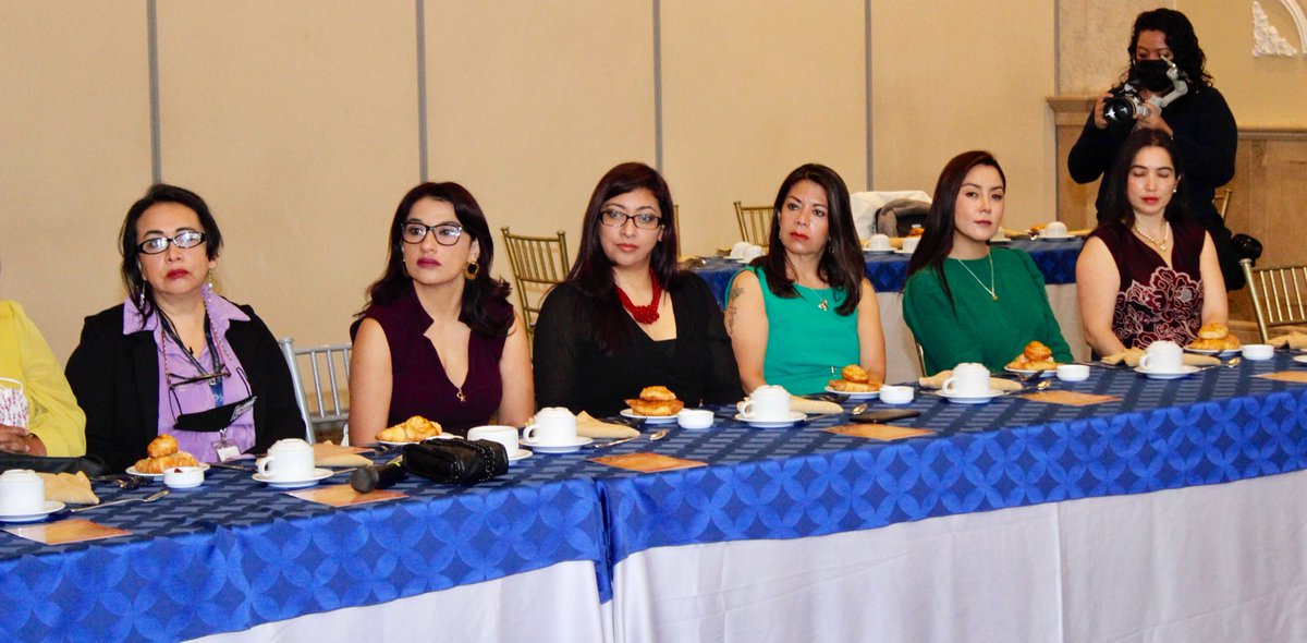 AsoJuecesEc's tweet photo. #AEMAJenAcción La Dra Lucila Gómez (@lugomezr77) y una delegación de socias de la #AEMAJ participaron de un desayuno en el cual se trató el tema “La violencia contra las mujeres desde la mirada del derecho y el acceso a la justicia” espacio organizado por @PichinchaGob https://t.co/O0bqpstgDw