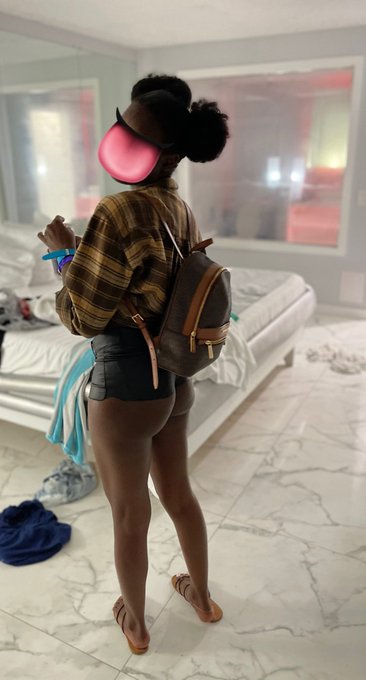 Look back at it‼️💦 https://t.co/8pVqkgjuKX