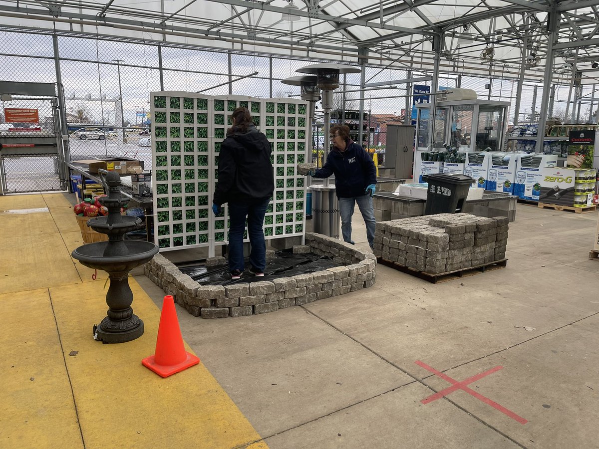 Lowes2930TiffinOH tweet media