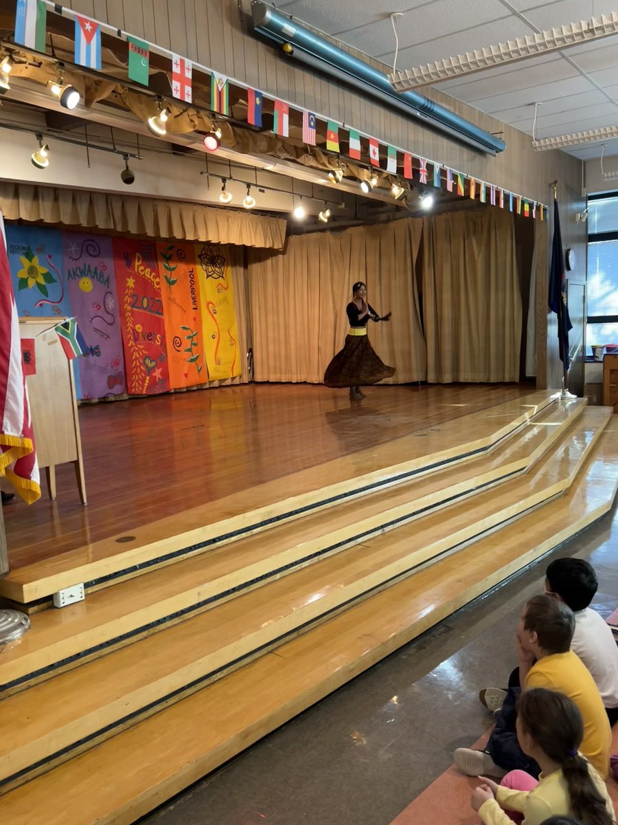 ENLwMsFall's tweet photo. Multicultural Day was a success! We had an assembly with performances by NPE students &amp; Ashika. Later we had a multicultural buddy class activity!
♥️✋🏻✋🏽✋🏿♥️

Thank you to everyone who helped! https://t.co/TFaVgkVUwg