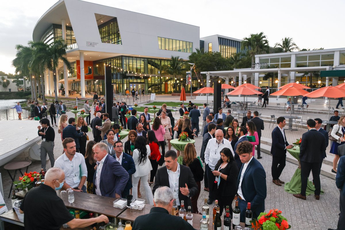 umiamimredu's tweet photo. Attendees had a lot to discuss as they closed out this year’s @univmiami Real Estate Impact Conference at the Lakeside Networking Reception. Guests enjoyed light bites, beverages, and smooth sounds from a jazz quartet featuring students from the @frostschoolum. 🎷 🙌 #UREIMPACT https://t.co/twa3FsVYXT