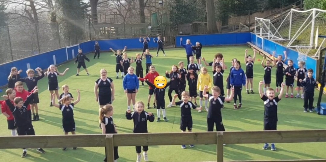 BrabynsPrep's tweet photo. What a great turn out we had for the Fun Fitness Session this morning! All activities were completed with great enthusiasm and enjoyed by all! Well done team Brabyns! #BPSEngage #FunFitness #BPSSportsWeek https://t.co/eDb8t1svCK