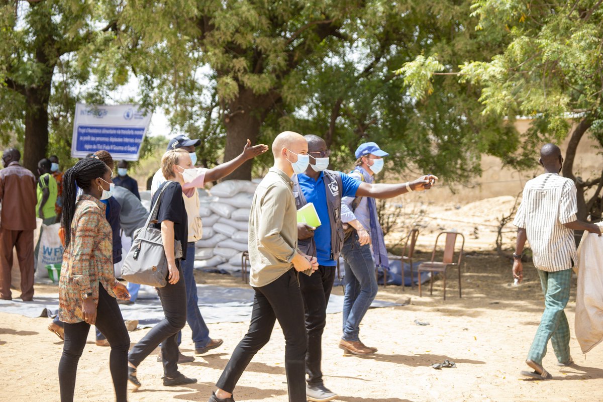 WFP_BurkinaFaso's tweet photo. Merci à l'Ambassade de Suède au 🇧🇫 (@SwedenInBF) pour sa visite et les échanges lors de sa visite des activités d'urgence alimentaire et nutrition que @WFP_FR mène à Fada N'Gourma avec les partenaires @Intersos et centres de santé pour servir les populations dans le besoin. https://t.co/ZTIQ5umv0z
