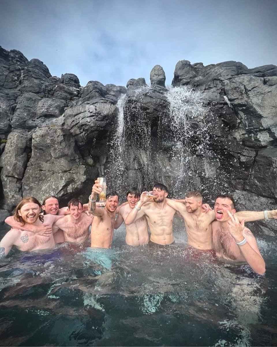 aniaontour's tweet photo. ŻARTUJECIE SOBIE ZE MNIE DZISIAJ WJJSWIAUSGGW https://t.co/vluFoUjBW8