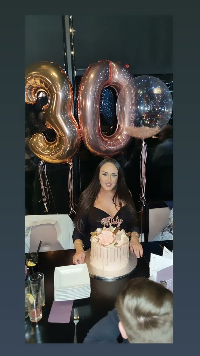 lisamerson's tweet photo. 30 isnt so bad 🙈❤ https://t.co/vV2LDx9pOC