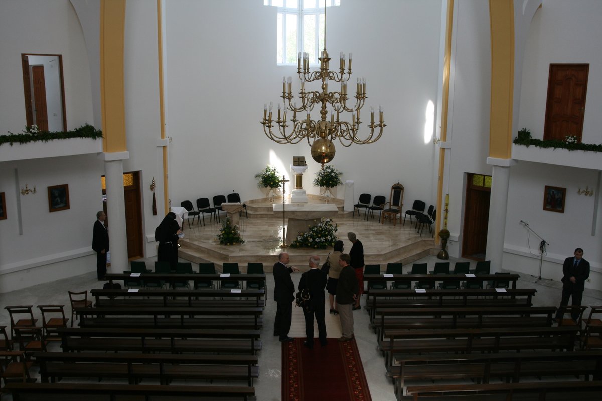 In de 4e aflevering van Ontheemd Erfgoed #Vught deze keer aandacht voor de verhuizing in 2009 van de kerkbanken en het klokje van de St.Petruskerk naar Oekraïne.
vughtsmuseum.nl/2022/03/23/ker…