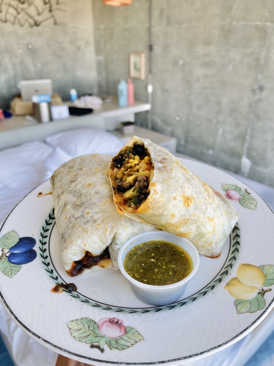 NOT TRYING TO BE DRAMATIC, BUT THIS VEGAN BURRITO 🌯CHANGED MY LIFE ⁦@thelinehotel⁩