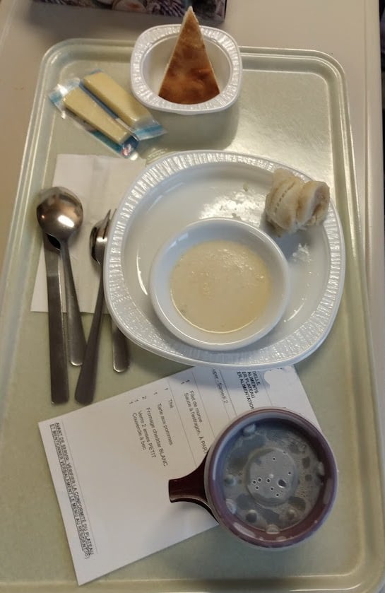 JeanBottari's tweet image. Regarde ce que les bâtisseurs de notre société mangent pendant qu'on distribue les $$$