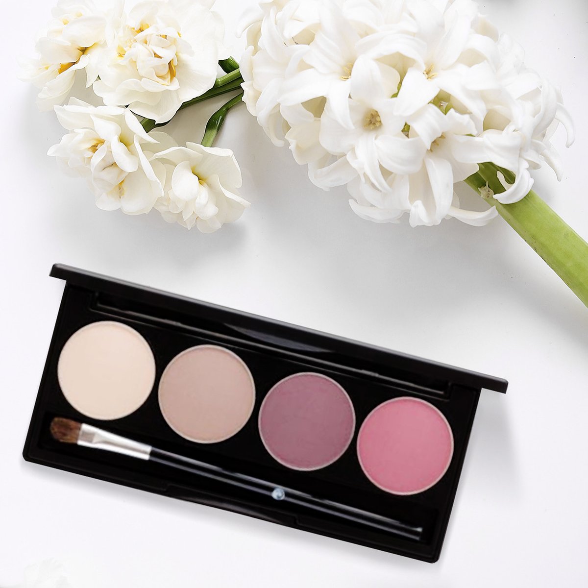 Spring calls for a new palette. 🌸🤍 

Shop all of our curated eyeshadow quads, like the Beach Beauty Palette, at the Lounge today.