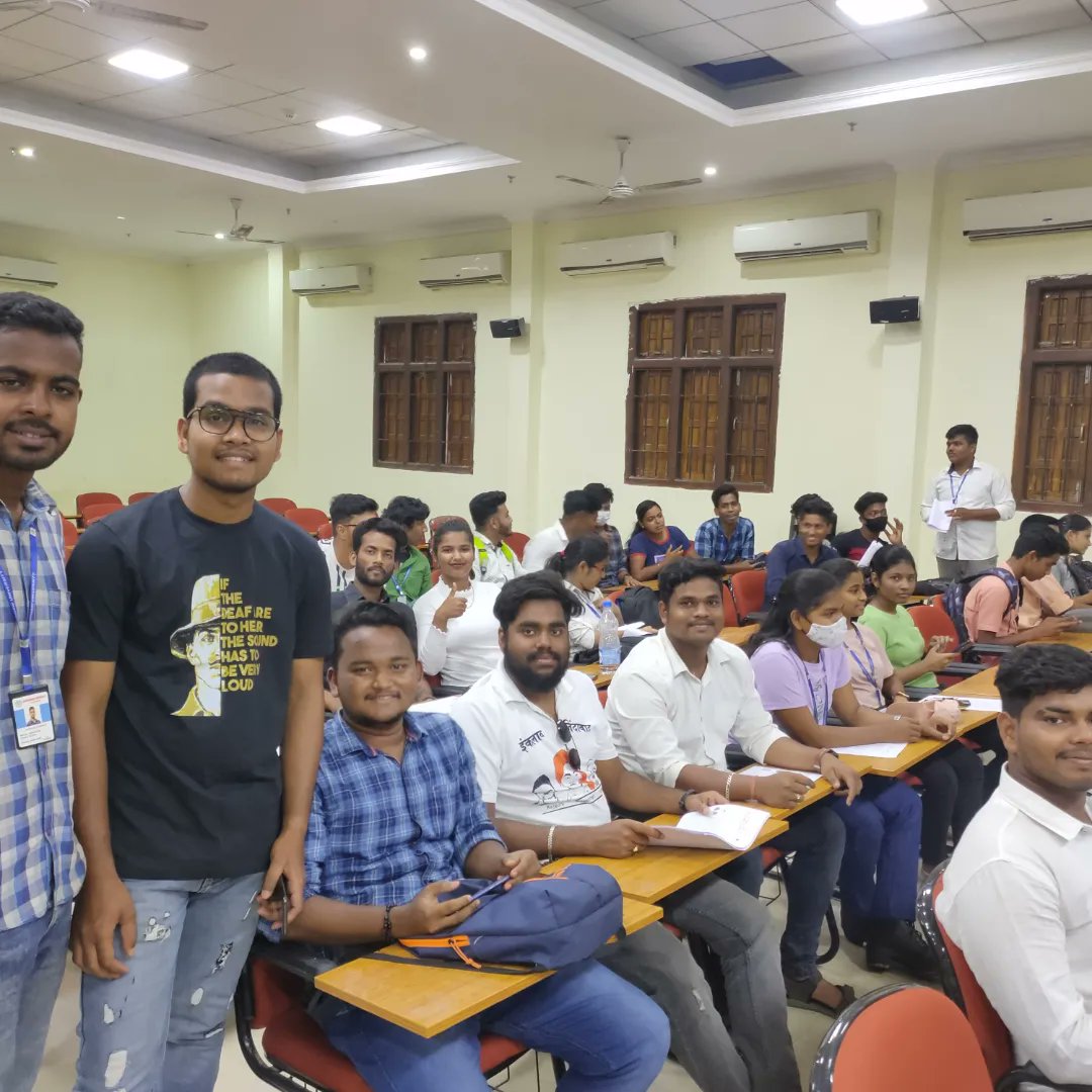 Kraantidhara's tweet photo. 1. Campus March
2. Documentary
3. Public speaking program on saheed diwas 
#ravenshawuniversity
#SaheedDiwas
#bhagathsingh
#SukhdevThapar
#Rajguru https://t.co/uQYsnfd74K