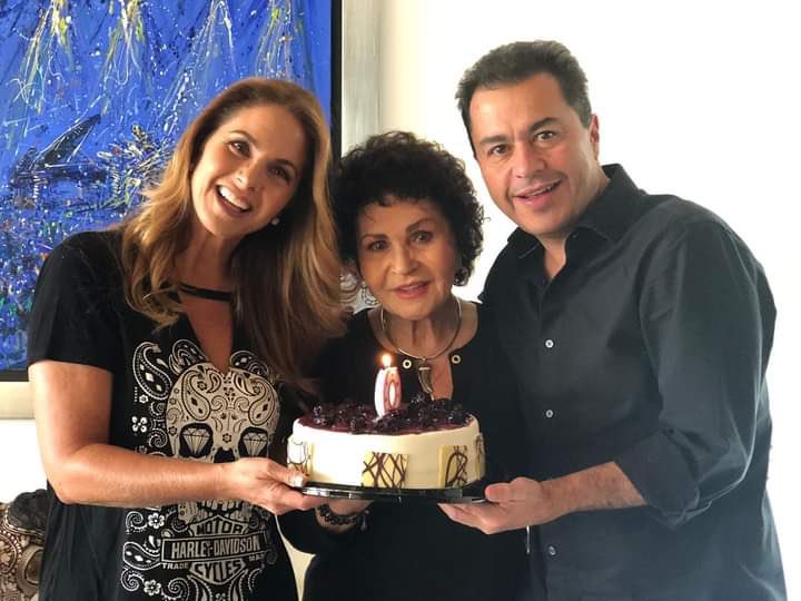 Lucero tweet media