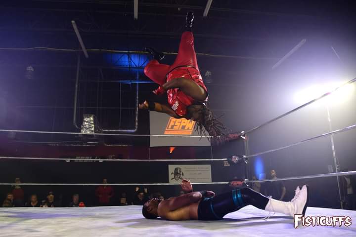 BOJACKOfficial's tweet photo. The biggest moon boy ya ever did see 🌙🧂✨
@FSPWrestling
📸: @fisticuffsphoto
#RisingQuasar
#DreadlockDemolitionMachine https://t.co/QThhSNkPnh