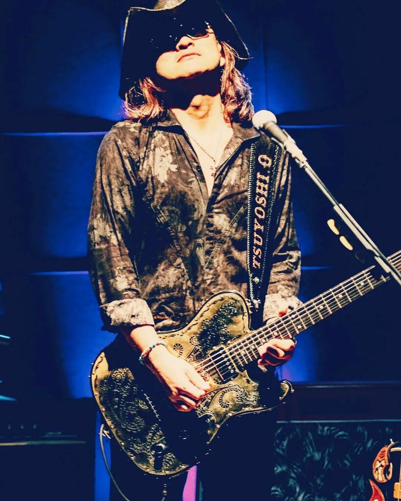 WildGuitarman's tweet image. Keep calm and rock on ☠️

#guitarplayer #gigshot #fgcc #tsuyoshio #rocknroll #quote #mystyle #mylife #myrules #tbt instagr.am/p/CbdIKELJfVr/