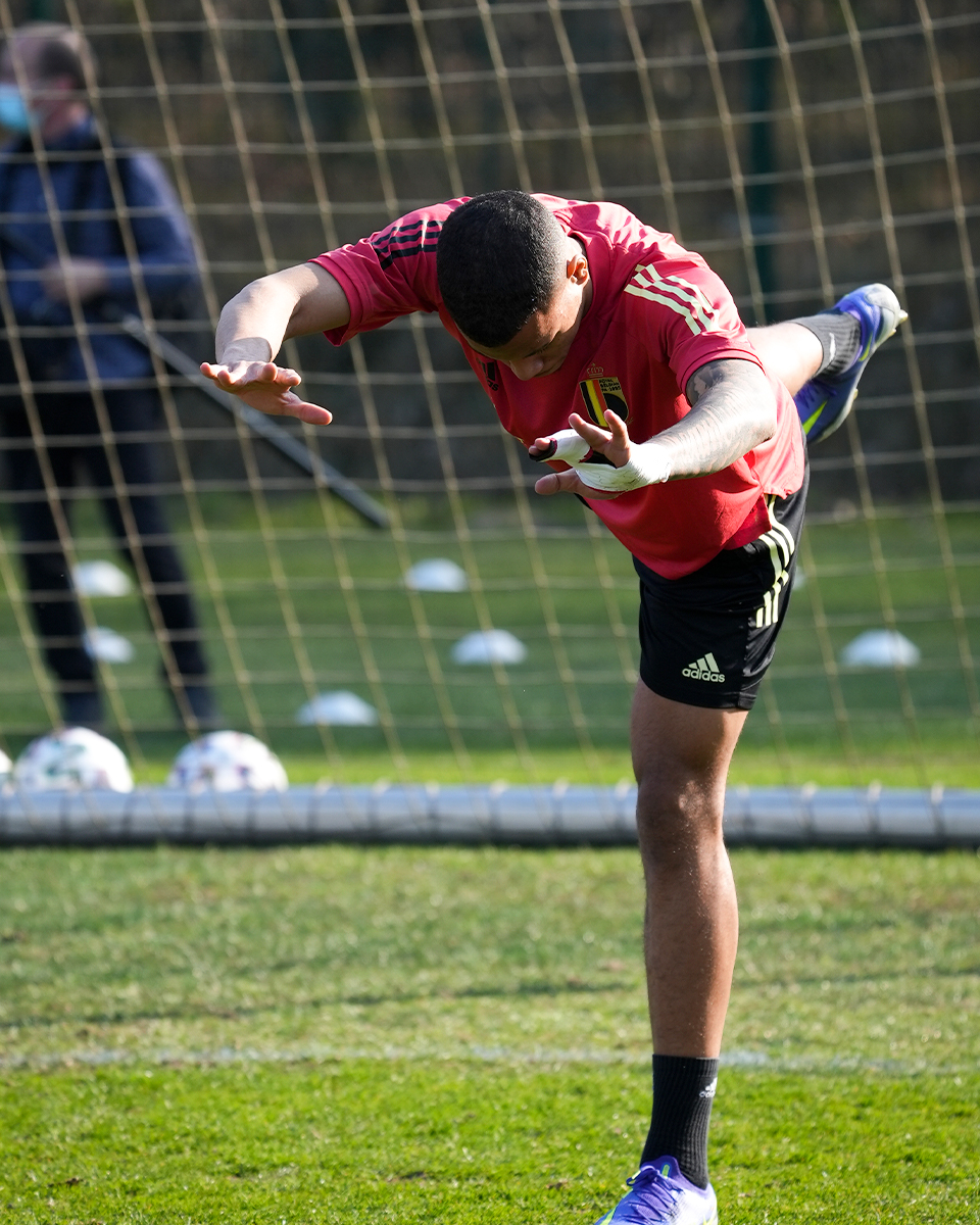 RoyalBelgianFA's tweet photo. 🦸‍♂️ Superman @Vranckx40 #U21EURO https://t.co/4r6UJNWm26