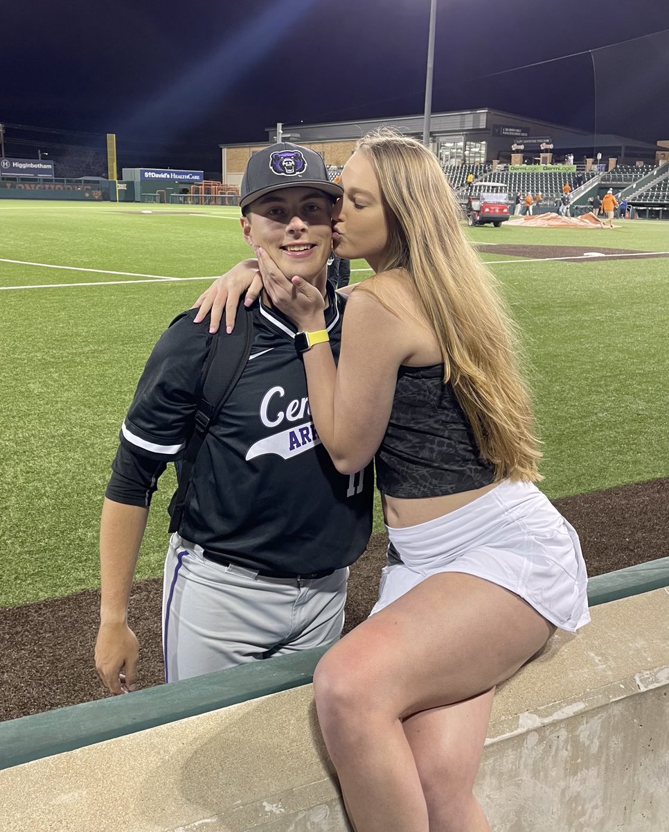 kstumbough's tweet photo. This cutie pitched a scoreless inning against ⁦@TexasBaseball⁩ 🔥💪 WTG ⁦@bawalker9⁩!! ⁦@UCABearBaseball⁩ ⁦@Astumbough⁩ https://t.co/aMUJC1IawX