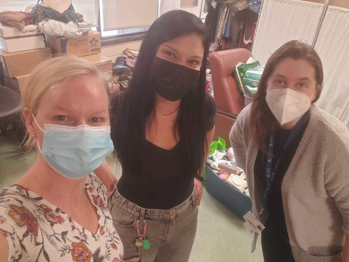 nursemcc's tweet photo. Donation sorting for women's health drop in days is complete! HUGE thank you to everyone who donated! Looking forward to the third low barrier drop in event over the next 2 days serving vulnerable women in the Hamilton region! @GHHN_TheNetwork @YWCA_Hamilton https://t.co/X9z4jk7Wjw