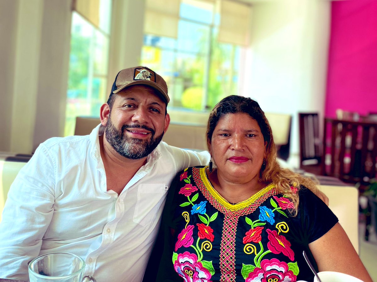 josemcalderonc's tweet photo. Saludar a Maga, mi agente de Mancuernas siempre es un gusto saber que caminamos en el mismo rumbo, siempre pensando en el desarrollo de nuestra región. 👍🏼🤠🐴 @claucalderon73 @marthaleunig @jarobles80 @fersero2010 @marychunga https://t.co/fxW7gmwdIC