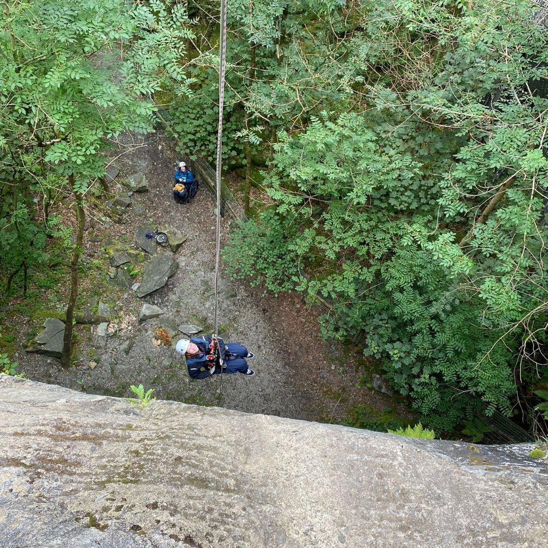 We're looking for volunteer nurses and PAs to support our Lake District Multi-Activity course, running from 14 -20 May! 

If you want to help people affected by spinal cord injury learn new skills then sign up today  👉bit.ly/3tyvceH