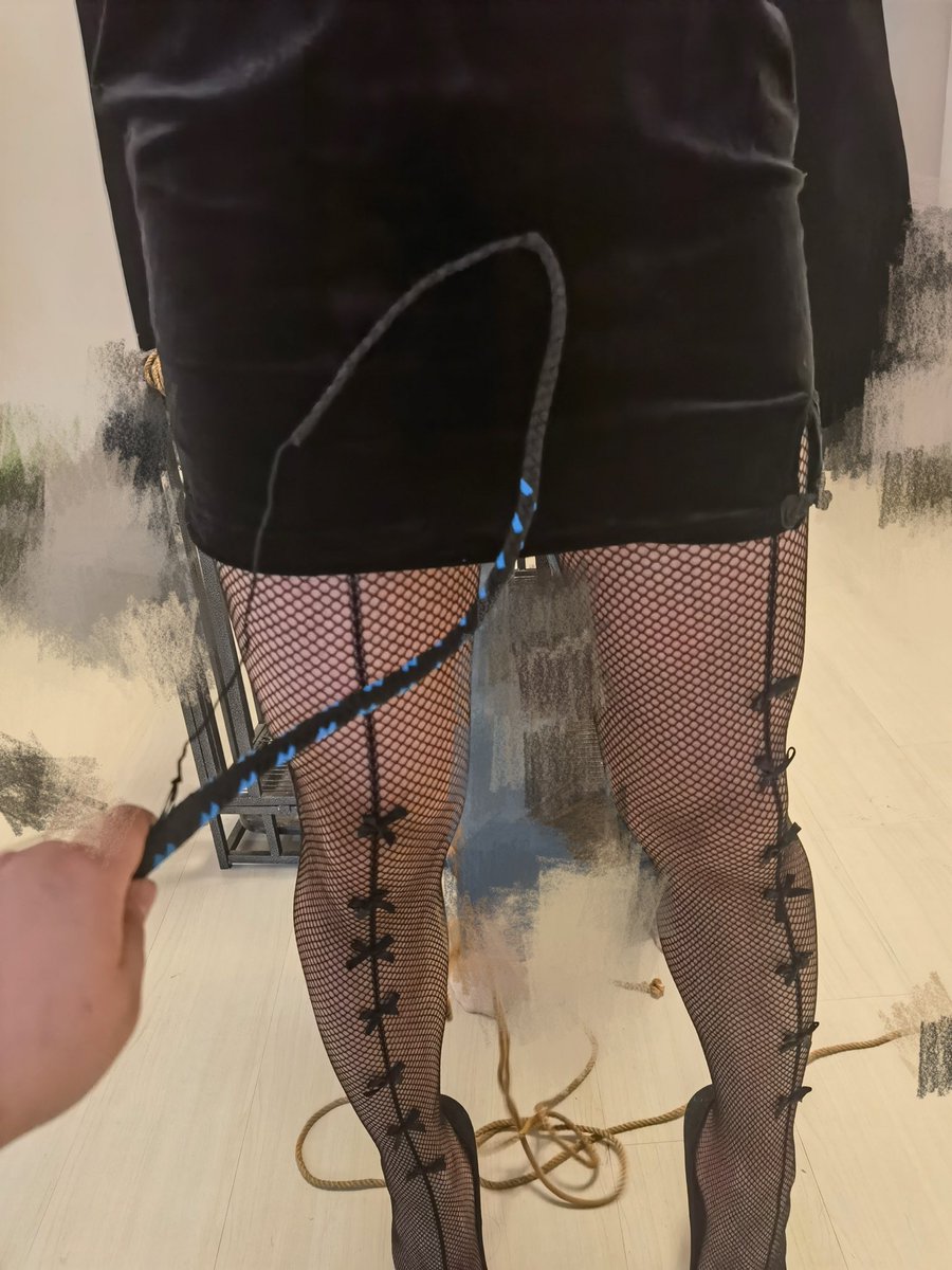 何德何能让我刷到这一条推→_→。。。lsp刚买了你们家这个鞭子，抽了我下面一晚上，怎么说也有100下~>_<~ https://t.co/vDhLTM6L4W