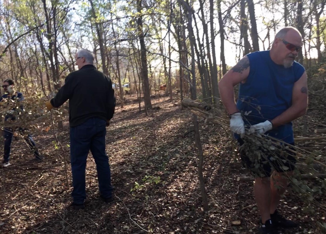 ESI_hcm's tweet photo. Happy #WellnessWednesday!
#VTO volunteer time off, building a culture is not only internal but it's engaging with your community. Thank you Team San Antonio for doing brush cleaning with Headwaters Sanctuary at Incarnate Word!
#eESIgivesback #community #SATX #eESI #eESI https://t.co/Ps26d9L8TE