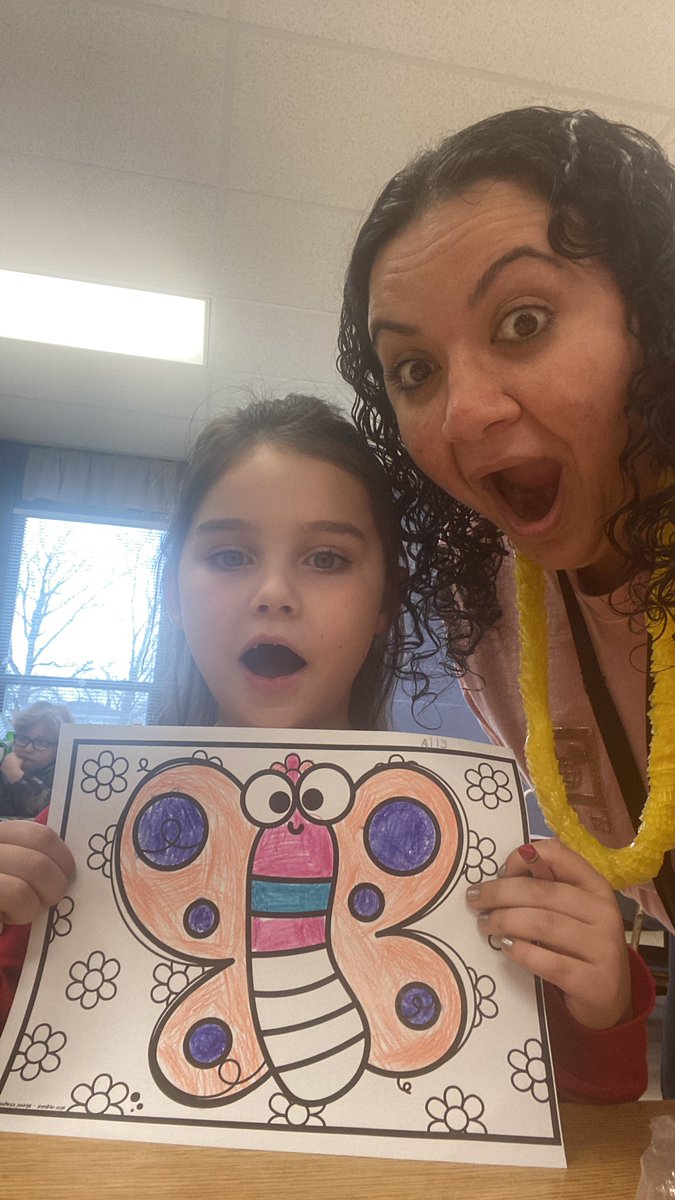 MrsAbdelhadi's tweet photo. When you find out you get to farm butterflies in kindergarten!!!! #neverwanttoleave #owbears #sd113a https://t.co/v0oKDFq0NT