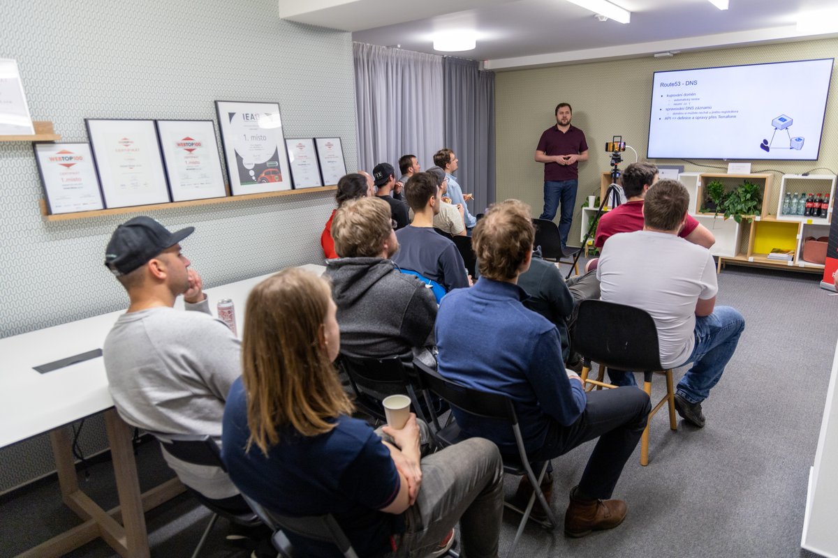 37. sraz #pehapkari s prohlídkou PeckaHousu právě teď! #php #peckadesign #pehapkaribrno