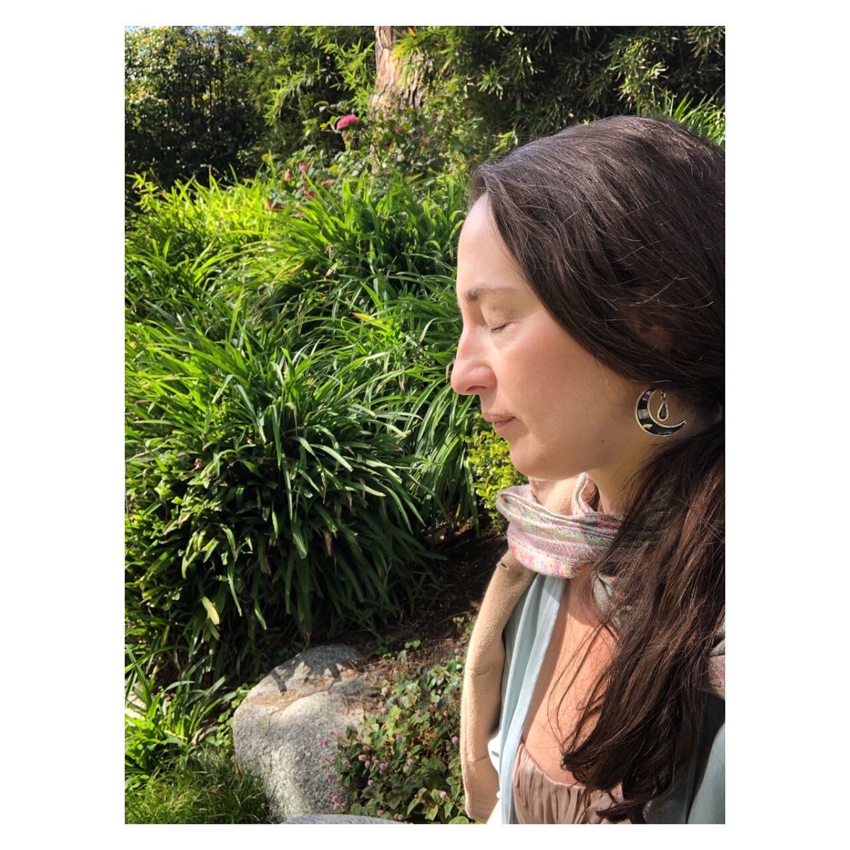 Bliss out ❤️

#musician #musicianslife #indie #indieartist #singersongwriter #songwriter #aoustic